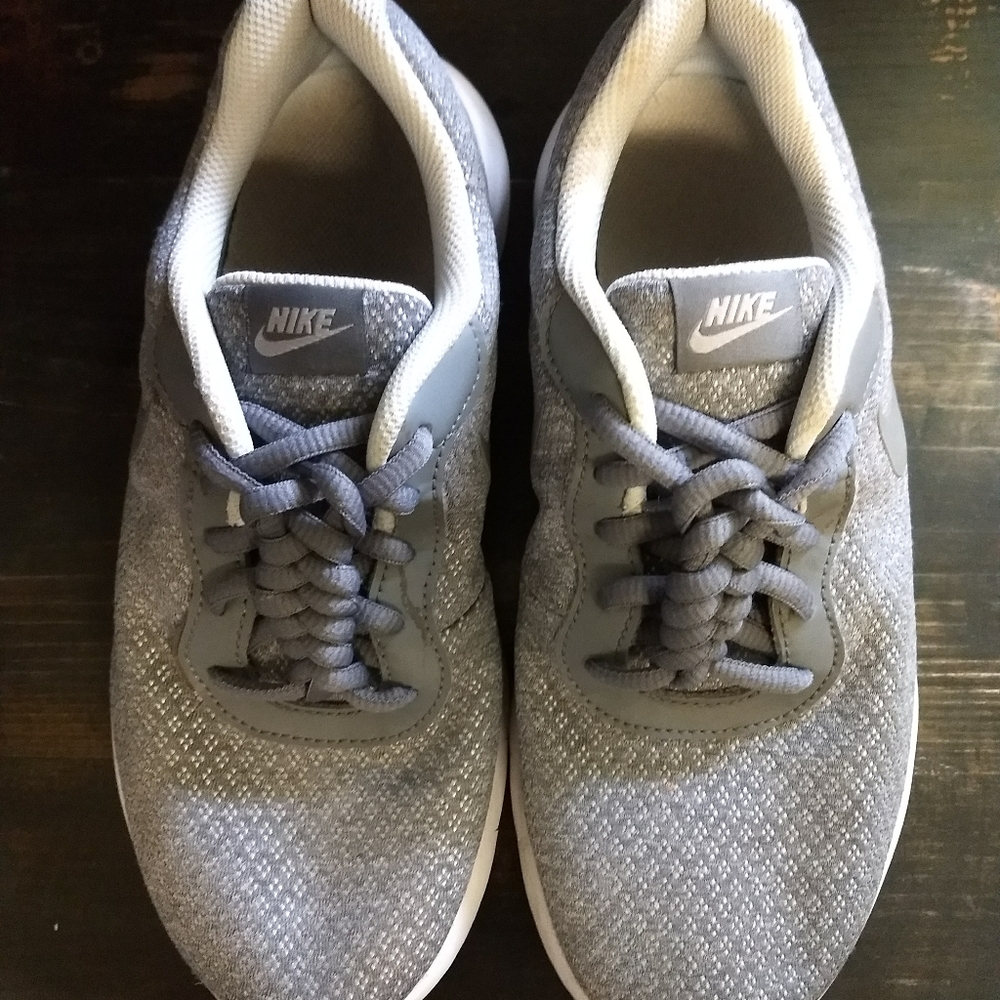 Nike Tennis Shoes Size 4.5